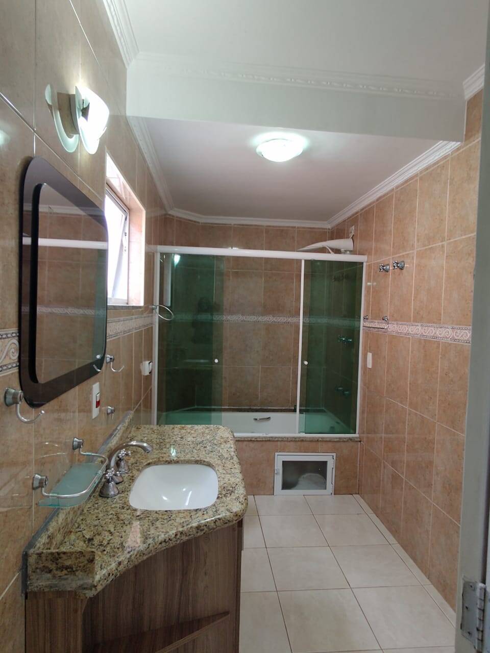 Casa à venda com 3 quartos, 420m² - Foto 2
