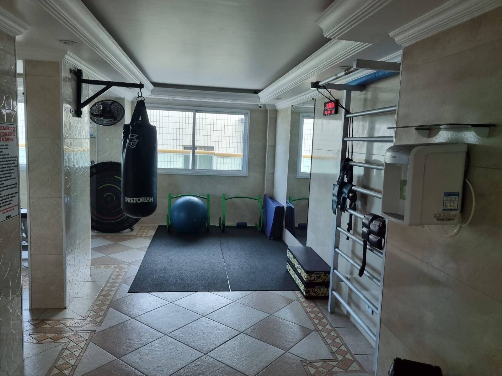 Apartamento para alugar com 2 quartos, 90m² - Foto 15