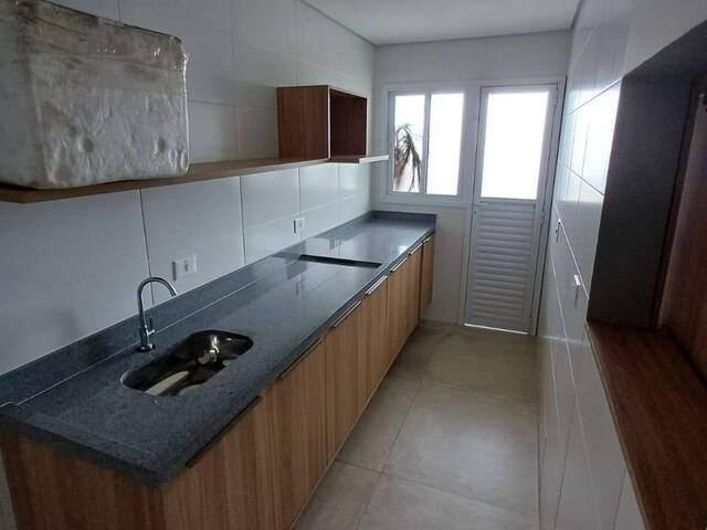 Apartamento para Venda em Guilhermina - 36