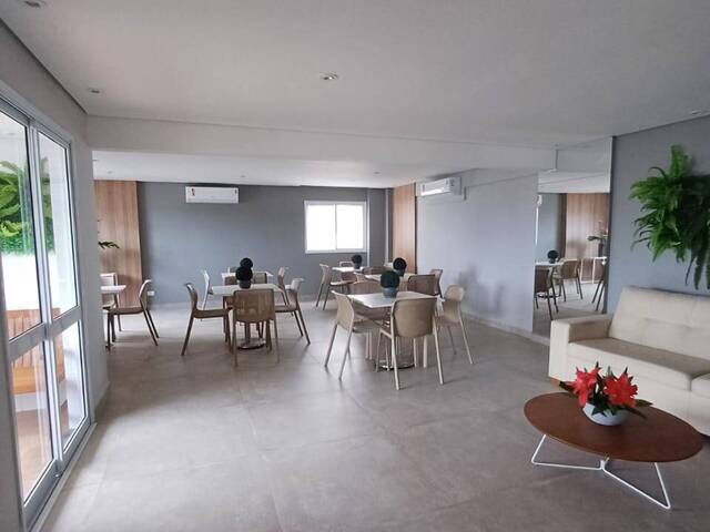 Apartamento para Venda em Guilhermina - 40