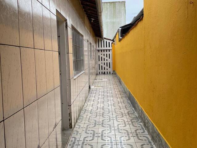#3135 - Casa para Venda em Praia Grande - SP
